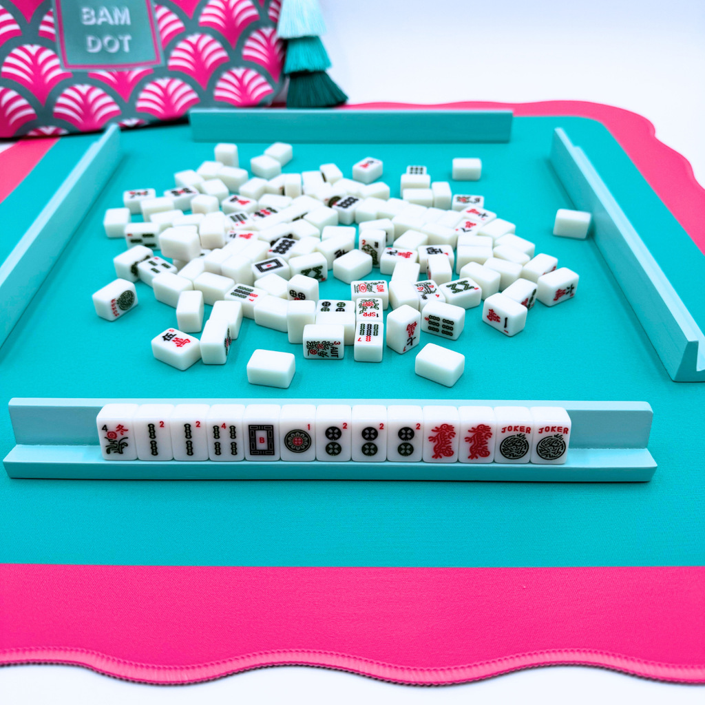 My Fair Mahjong | MINI MAHJONG MAT  |  Color Wave  |  21" x 21": Green Center- Pink Scallop
