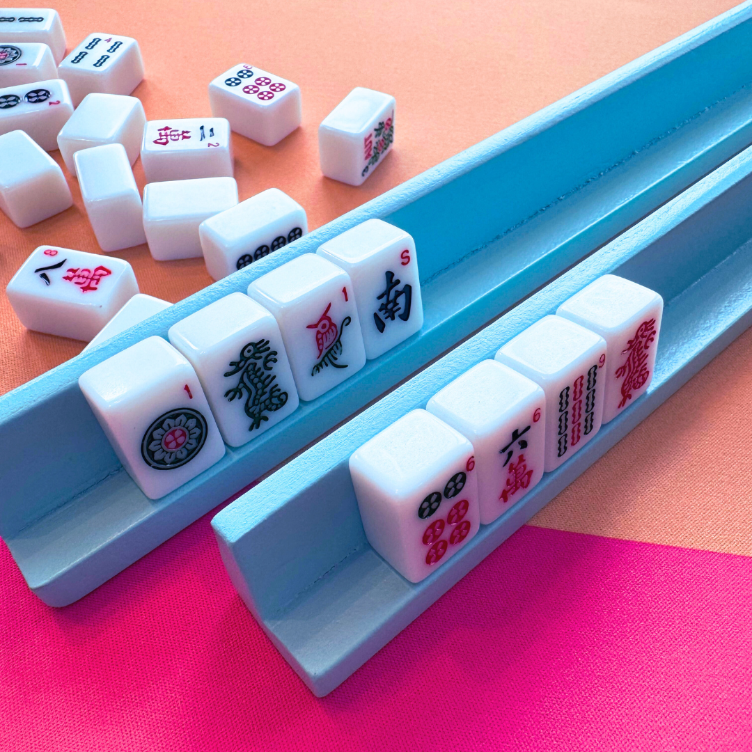 My Fair Mahjong | MINI MAHJONG MAT  |  Color Wave  |  21" x 21": Green Center- Pink Scallop